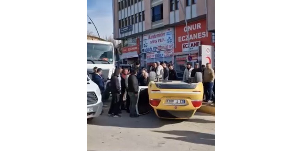 Taksi ile mikser çarpıştı