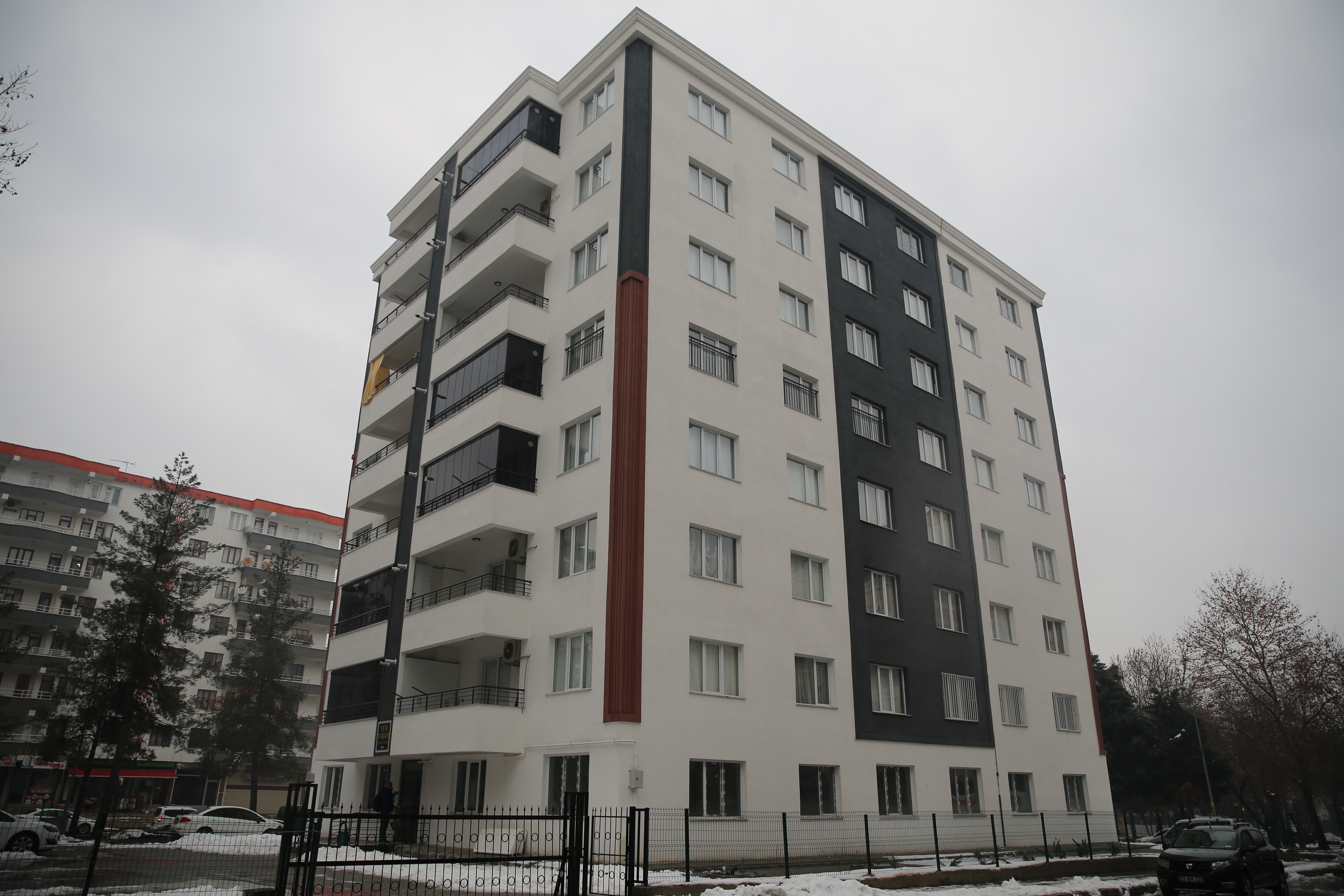 Diyarbakır'da "yerinde dönüşüm"le 1067 depremzede aile yeni evlerine yerleşti