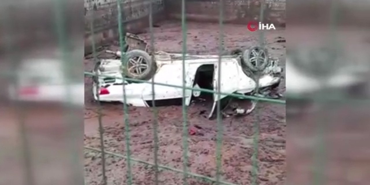 Otomobil fabrikanın bahçesine uçtu: 4 yaralı