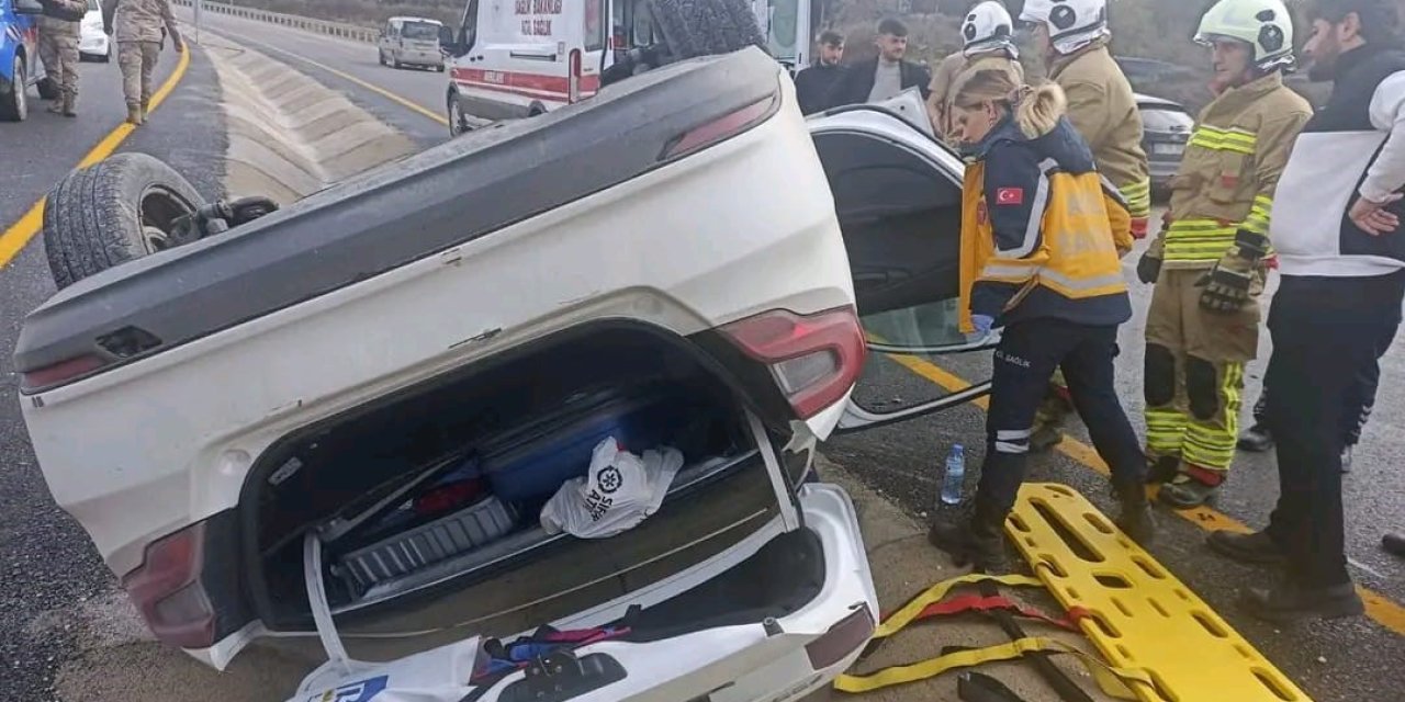 Hatay’da otomobil takla attı