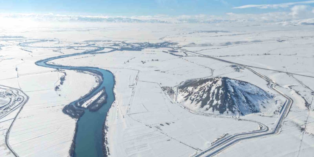 Muş Piramidi karla kaplandı