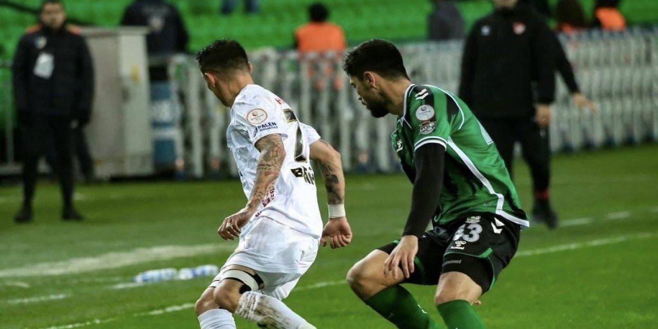 Sakaryaspor ligin alt sıralarına bir adım daha yaklaştı