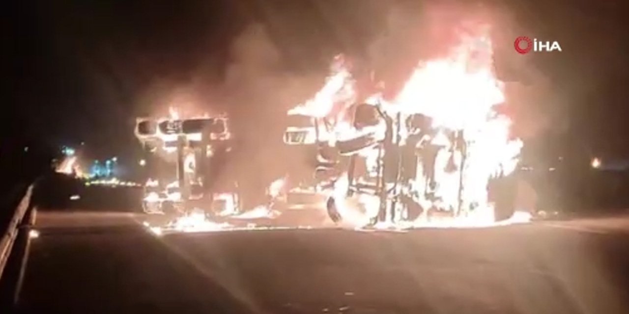 Seyir halindeki TIR yandı