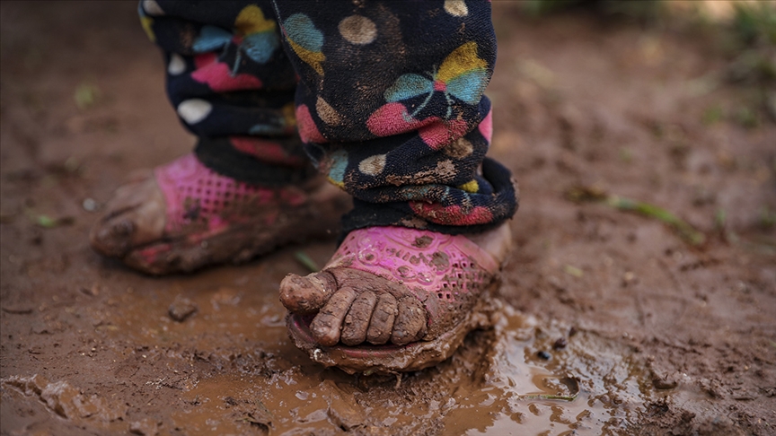 Derin yoksulluk raporu: 183 bin çocuk risk altında