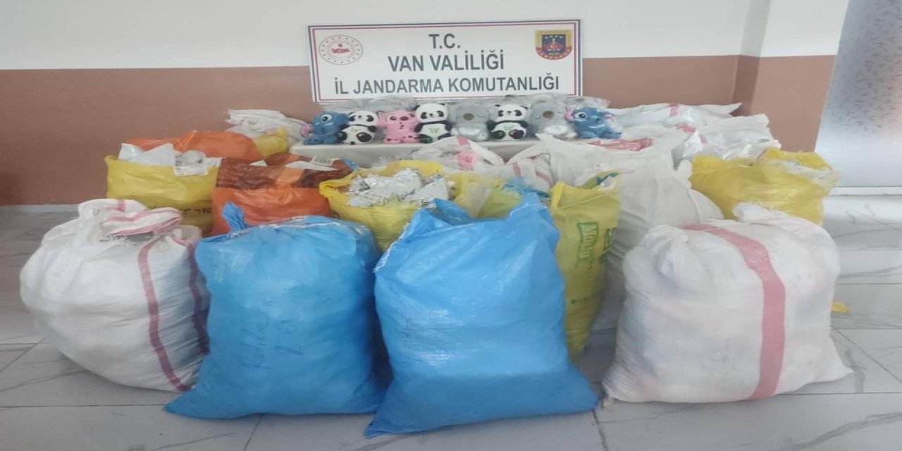 Van’da 3.4 milyon TL değerinde kaçak eşya ele geçirildi