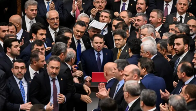 Pervin Buldan'dan "planlı saldırı" iddiasına yanıt