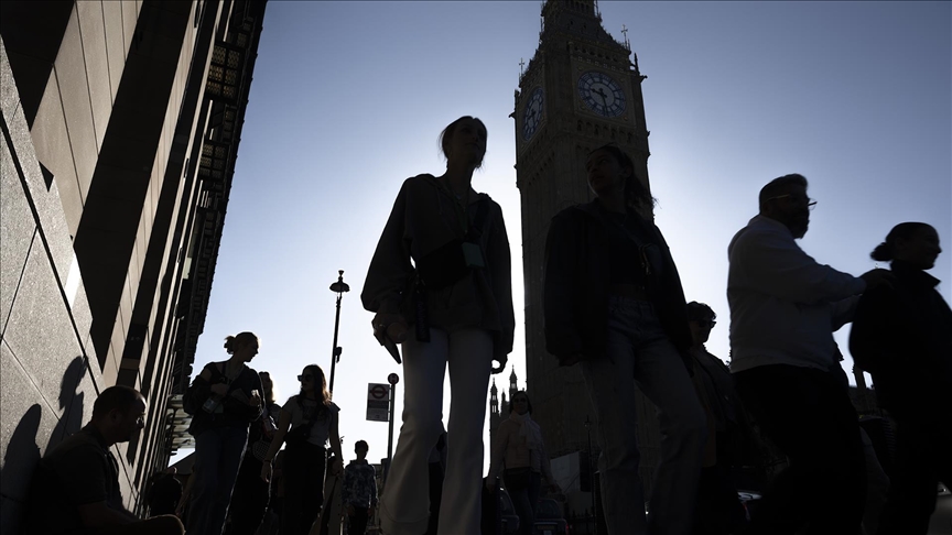 Avrupalıların üçte ikisi ülkelerinin tehdit altında olduğunu düşünüyor