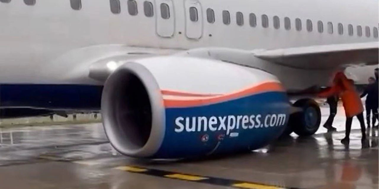 Kalkışa hazırlanan uçağın tekerlekleri koptu