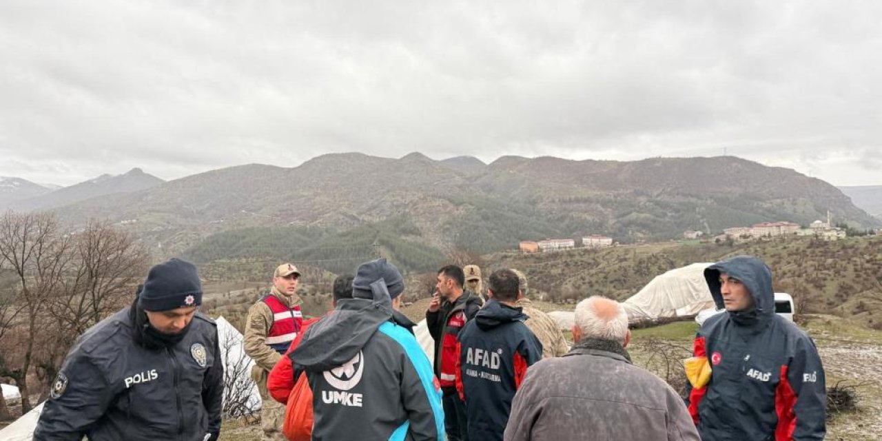 Fırtına 20 kişilik ailenin çadırını yıktı