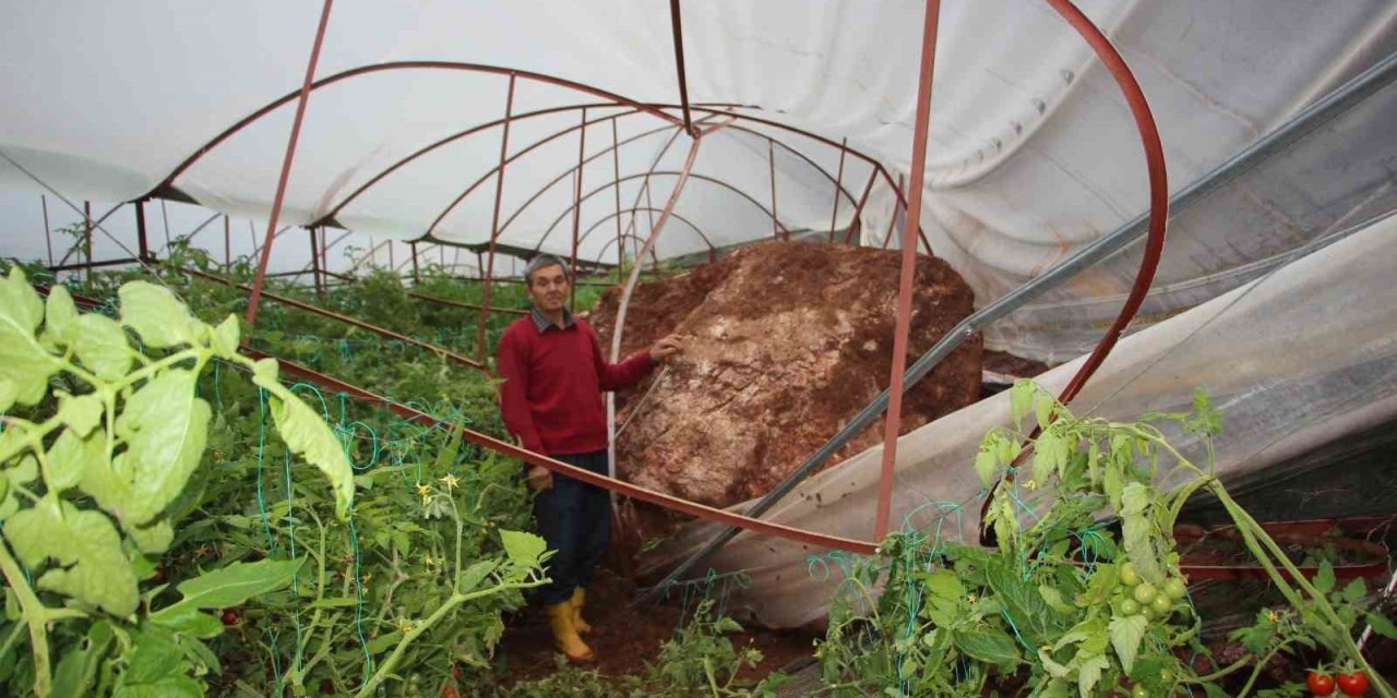 Seraya düşen kaya üretimi durdurdu