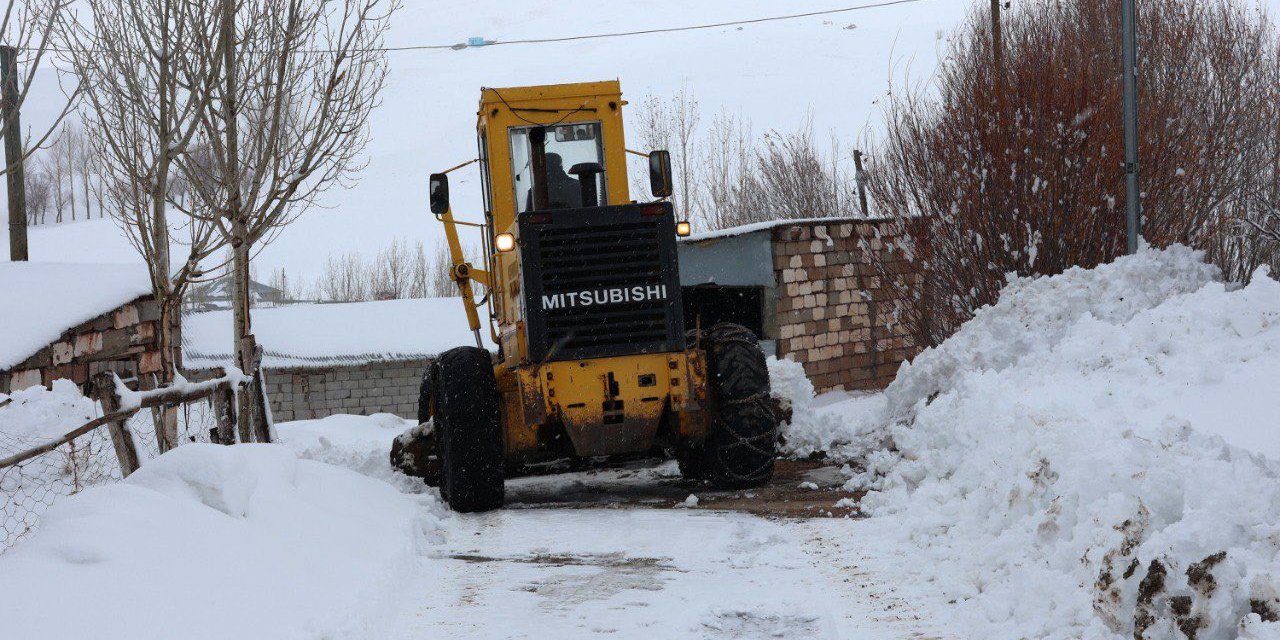 Van'da 76 yerleşim yerinin yolu kapalı