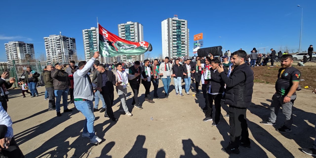 Amedspor’da Sakarya Maçı Öncesi Tribün Şöleni