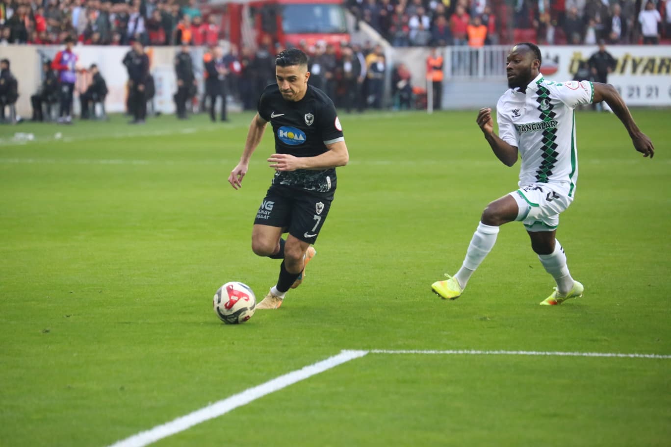 Amedspor Sakaryaspor maçı başladı