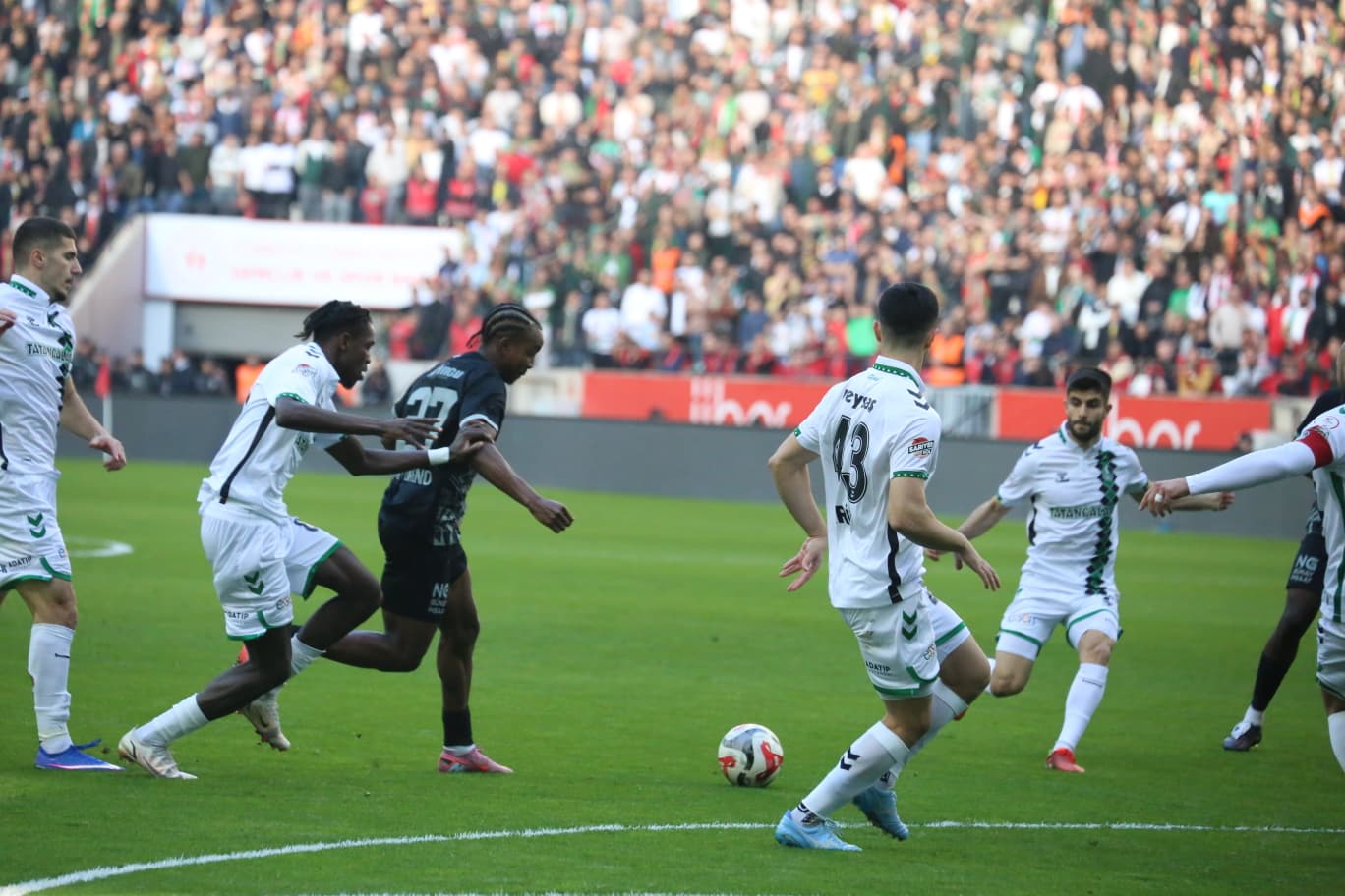 Sakaryaspor Amedspor karşısında beraberlik golünü buldu