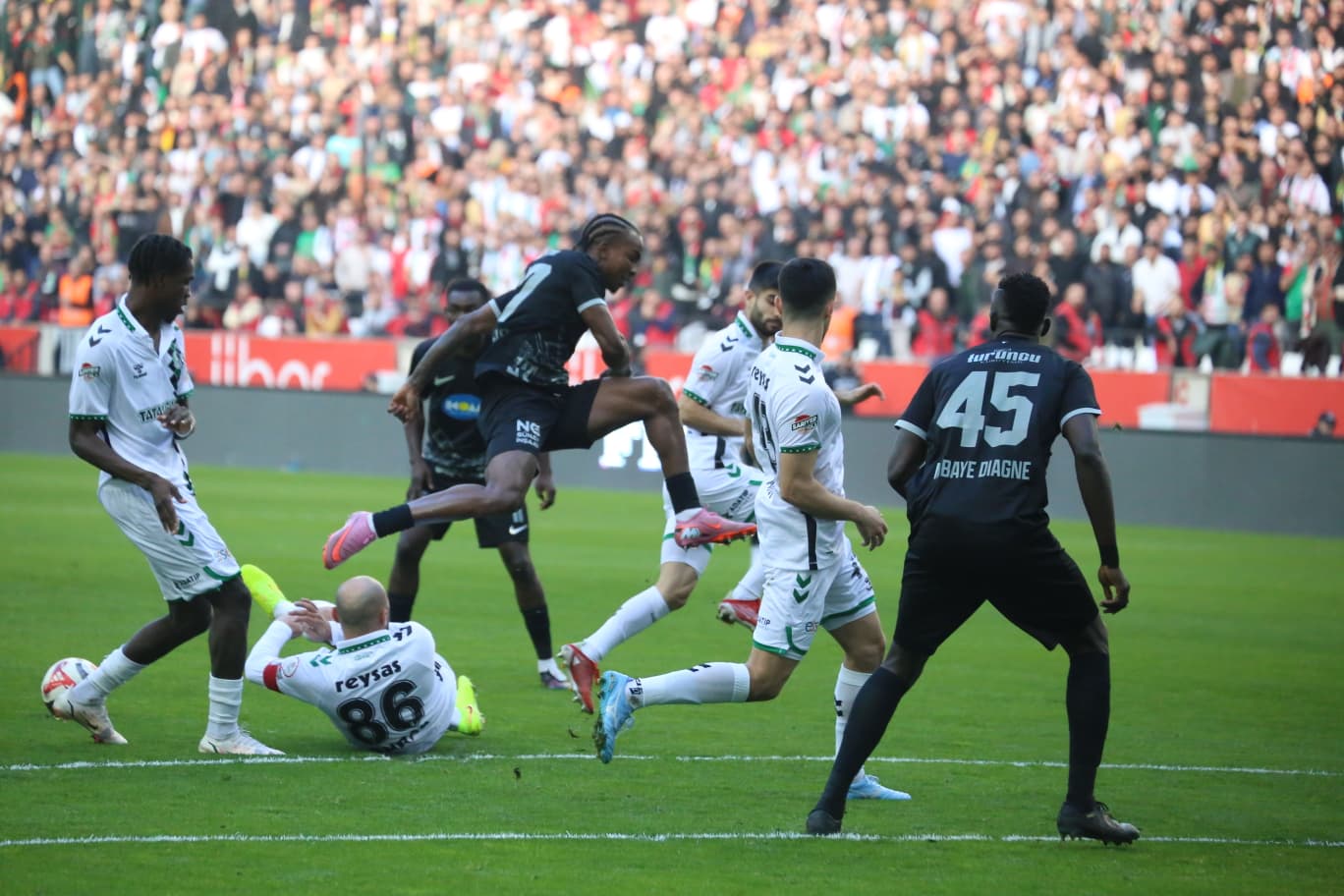 Amedspor evinde avantajı kaptırdı