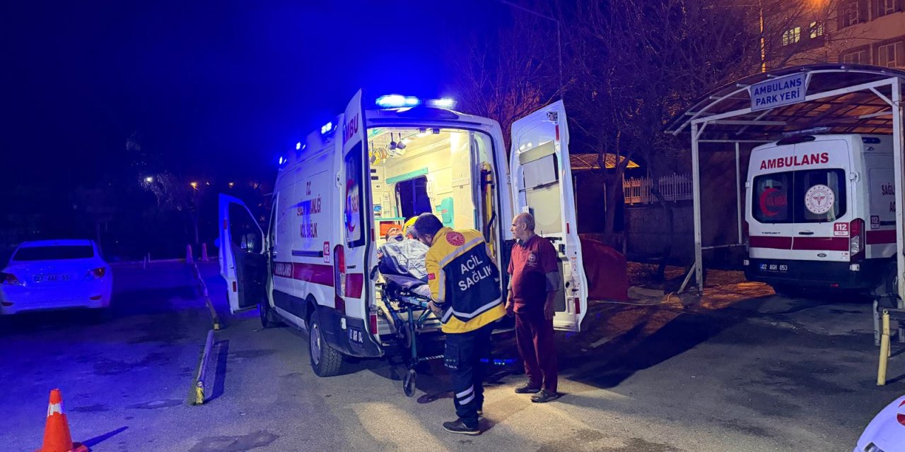 Adıyaman’da pikap şarampole devrildi: 5 yaralı