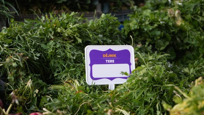 Diyarbakır’da esnafa Kürtçe fiyat etiketleri dağıtıldı