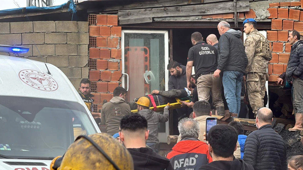 Maden göçüğünde 2 işçi hayatını kaybetti