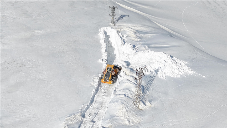 Bazı illerde kar etkisini sürdürüyor