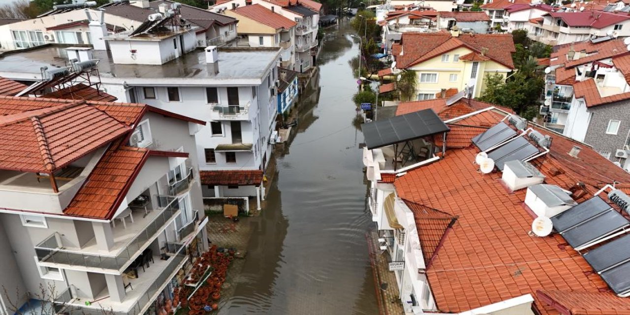 Göl taştı, İlçe Venedik’e döndü