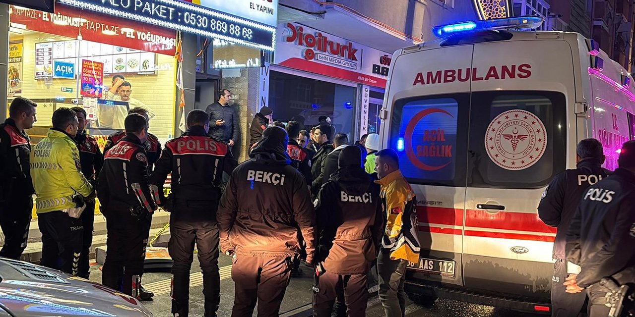 Bir evde 3 kişi silahla vurulmuş halde ölü bulundu