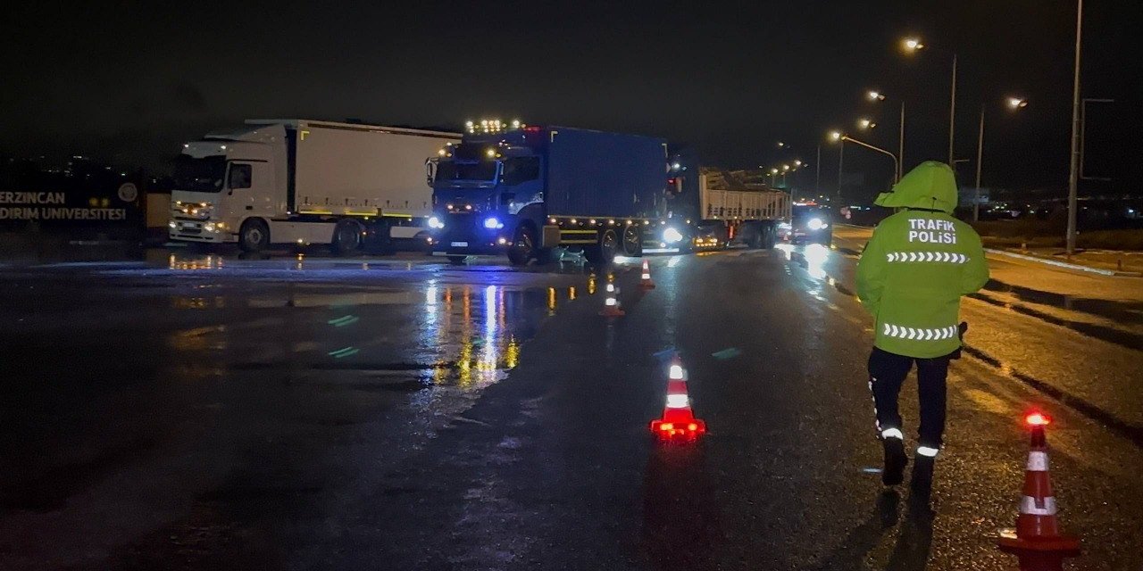 Kar ve sis ulaşımı aksattı