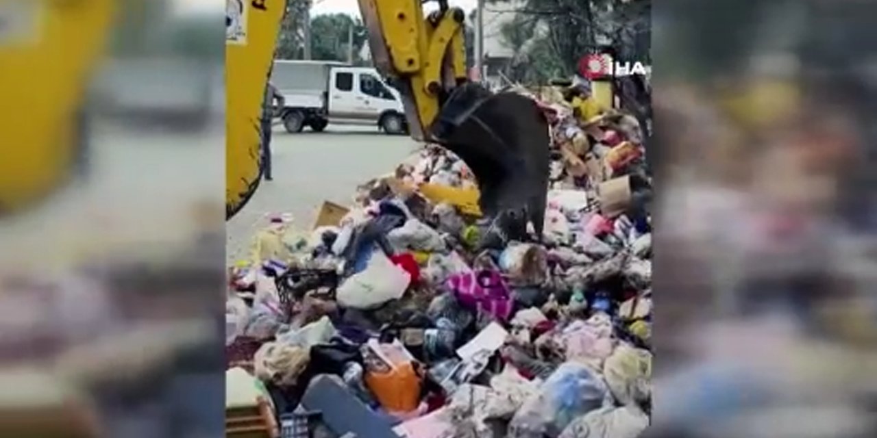 İhbar üzerine gidilen evden 30 ton çöp çıktı