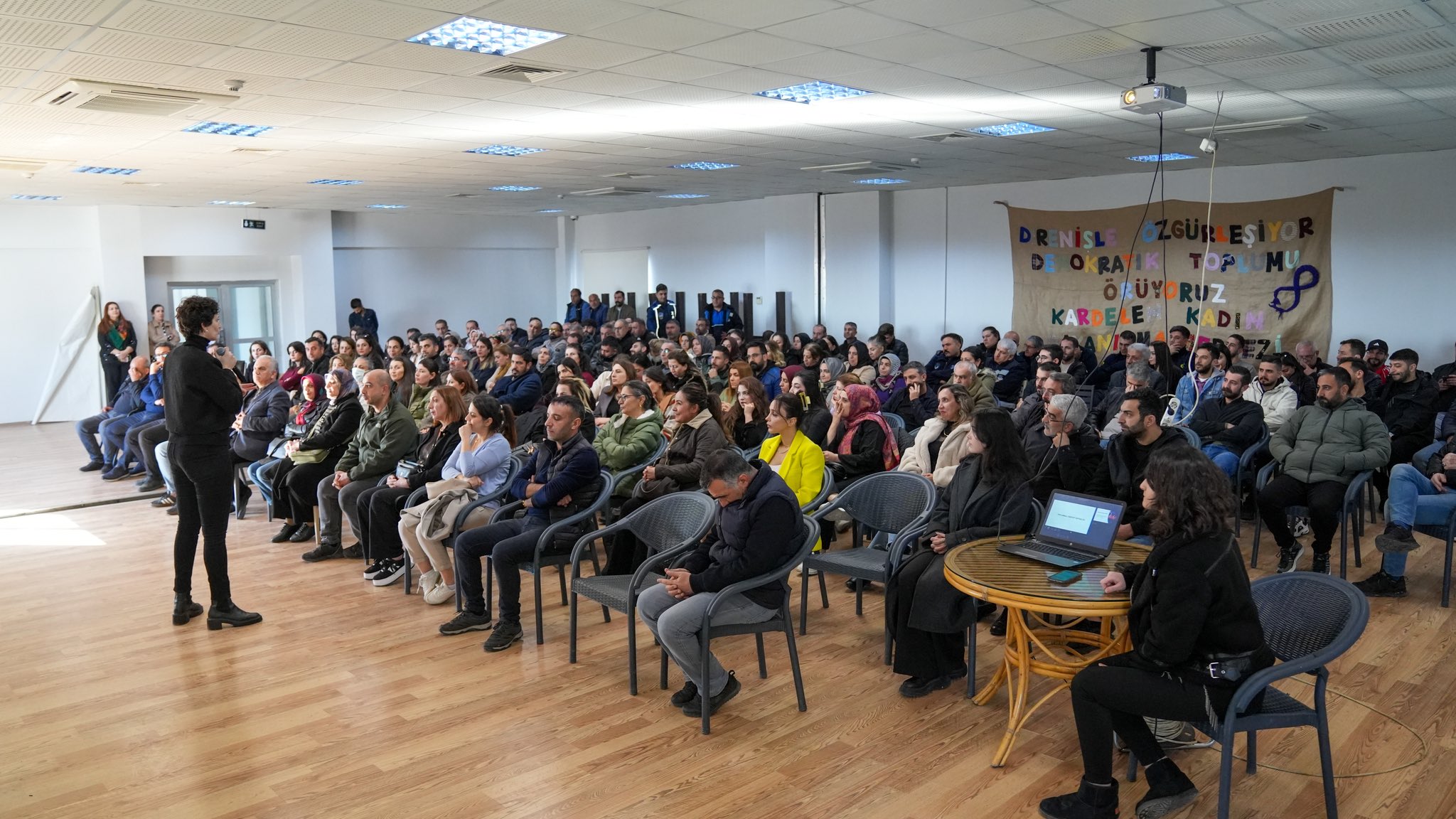 Bağlar’da toplumsal cinsiyet farkındalığı atölyesi düzenlendi