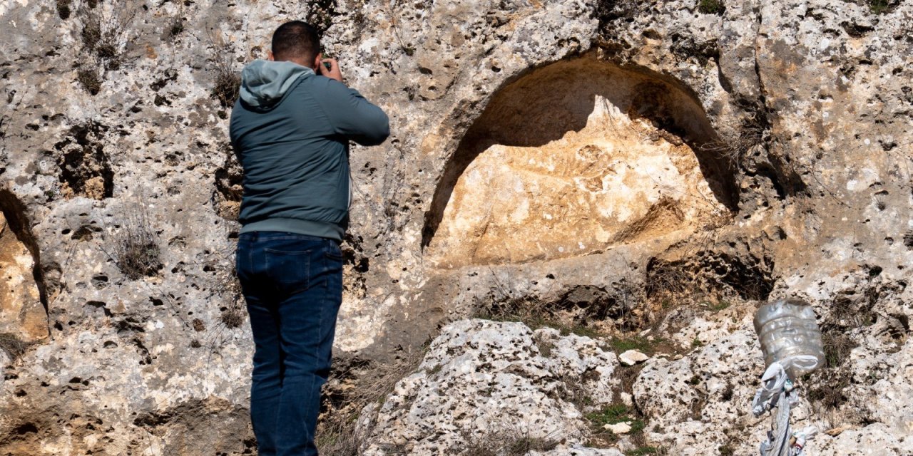 Diyarbakır'da kaya mezarları ve kabartmalar arşivlendi