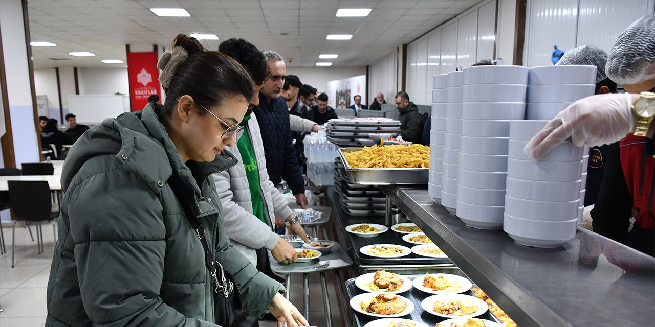 Diyarbakır Vakıflar Bölge Müdürlüğü 800 öğrenciye iftar programı düzenliyor