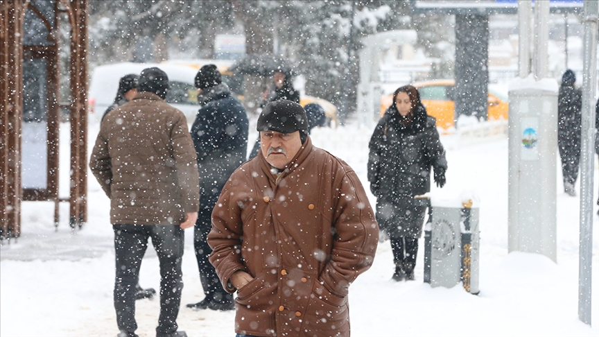 Bazı bölgeler için kuvvetli kar ve fırtına uyarısı
