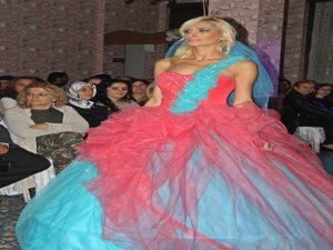 Kulüp renklerini taşıyan gelinlikler büyük ilgi görmeye başladı.