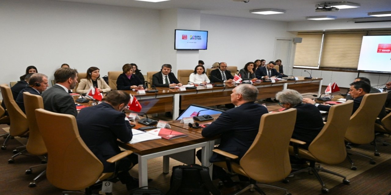 Eşbaşkan Bucak, Eurocities ve B40 temsilcileriyle bir araya geldi