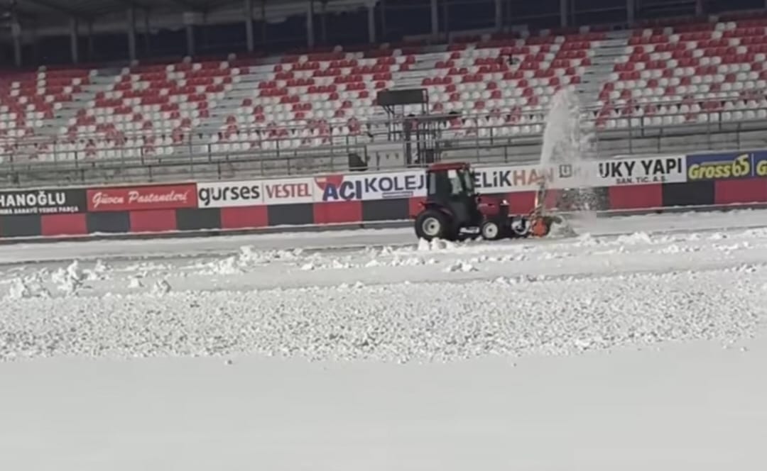 Vanspor - Erzurumspor maçı kar engeline takılacak mı?