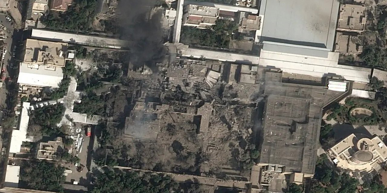 Hamaney’in yerleşkesinde ağır hasar: ilk uydu görüntüleri ortaya çıktı