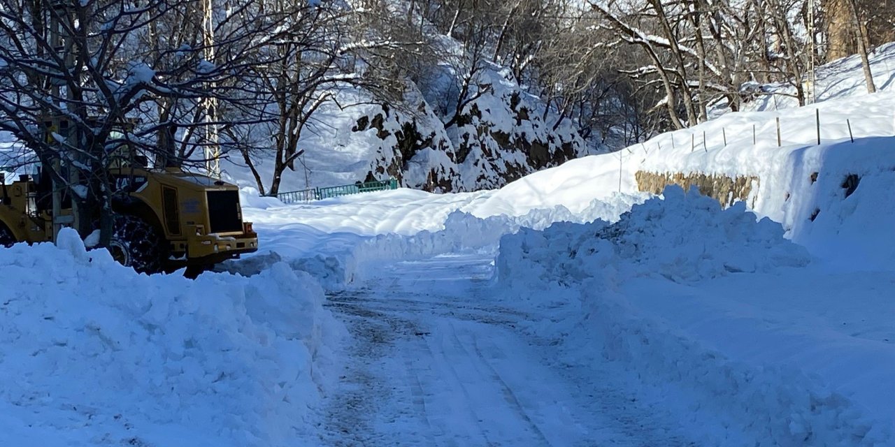 Batman’da karla mücadele devam ediyor