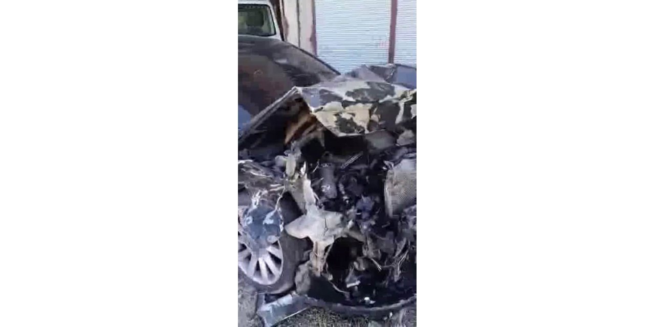 Diyarbakır'da ehliyetsiz sürücü park halindeki araca çarptı