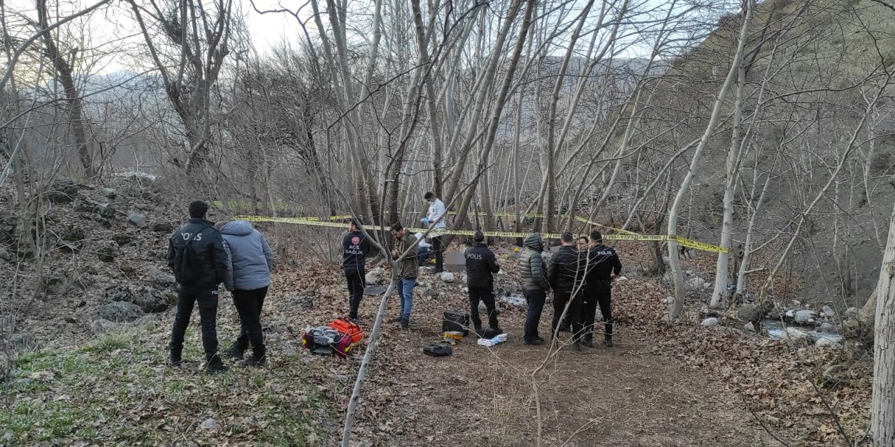 Dere kenarında erkek cesedi bulundu