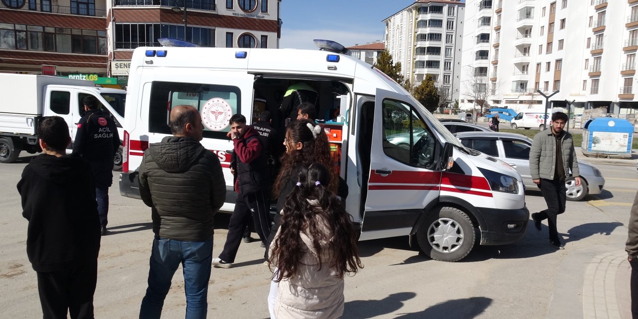 Otomobil ile motosiklet çarpıştı: 1 yaralı