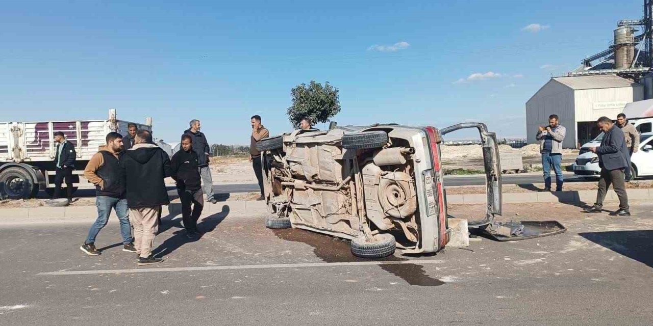 Şanlıurfa’da otomobil devrildi: 3 yaralı