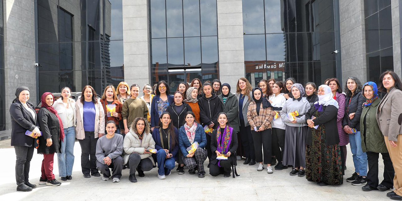Diyarbakır’da tekstil işçisi kadınlara 8 Mart ziyareti