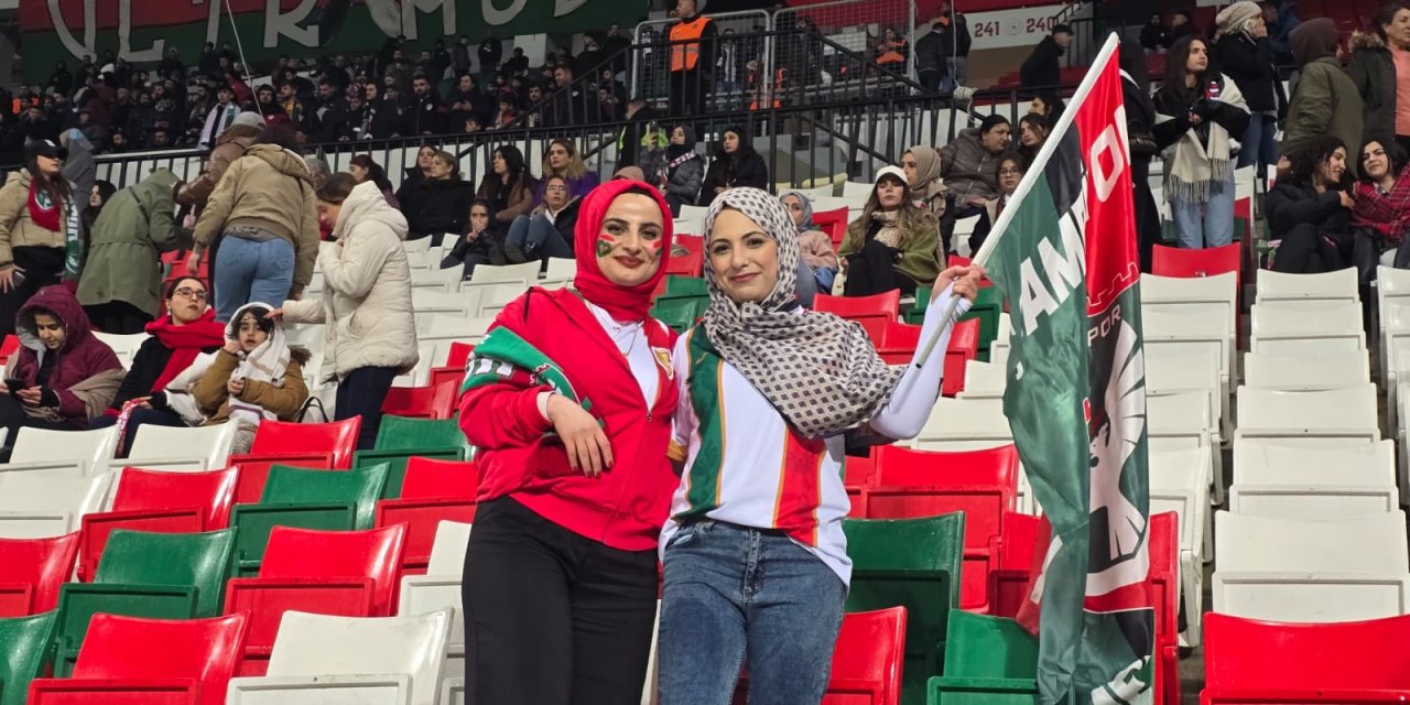 Diyarbakır Stadyumu’nda yağmura rağmen kadın taraftarlardan yoğun ilgi