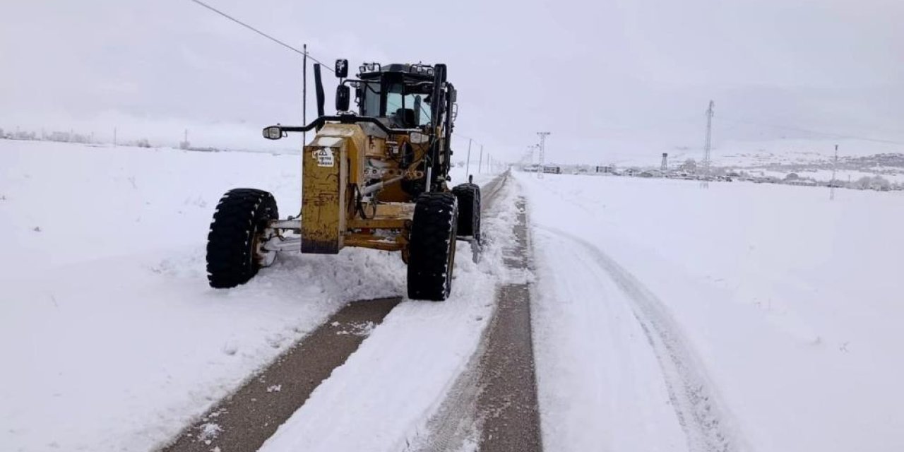 Van’da 216 yerleşim yerinin yolu kapandı