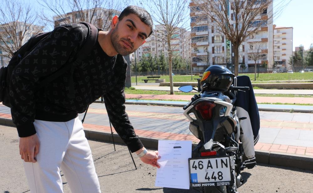 Diyarbakır’da motosiklet sürücüsüne 'emniyet kemeri takmama' cezası