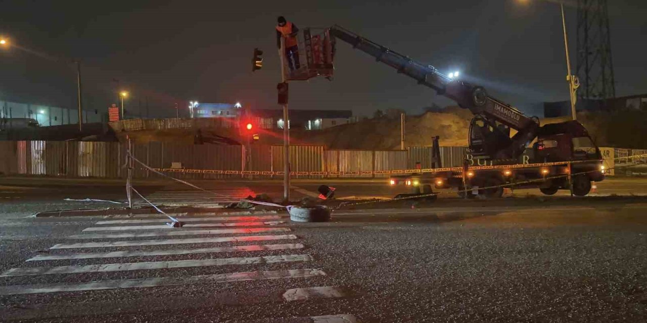 İşçi servisi ile otomobil çarpıştı: 11 yaralı