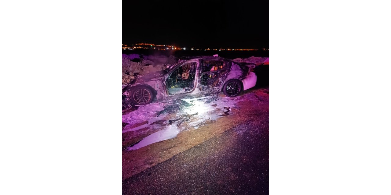 Mardin’de Seyir halindeki otomobil yandı