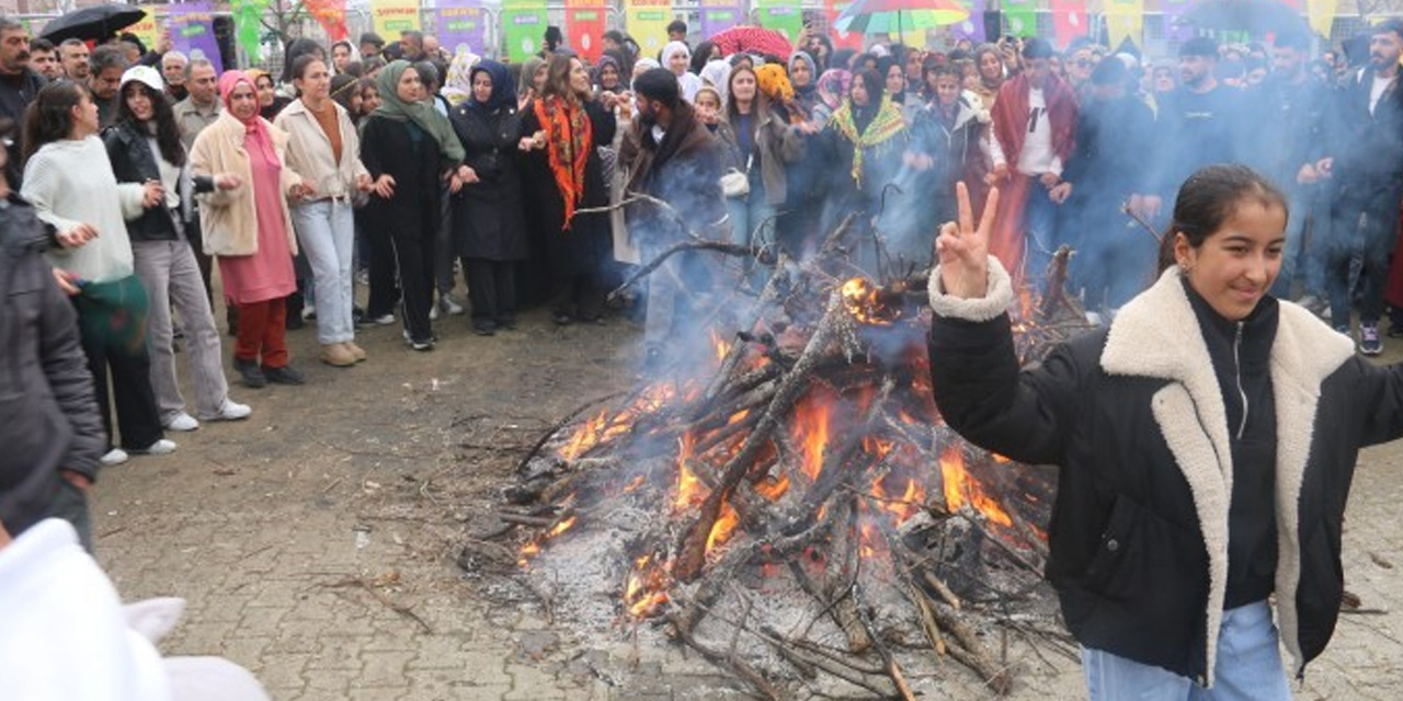 Diyarbakır’ın ilçelerinde Newroz çoşkuyla kutlandı