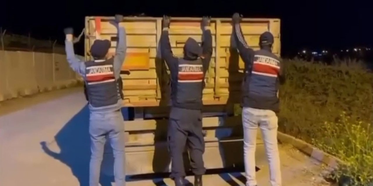 Adana’da kaçak makaron operasyonu