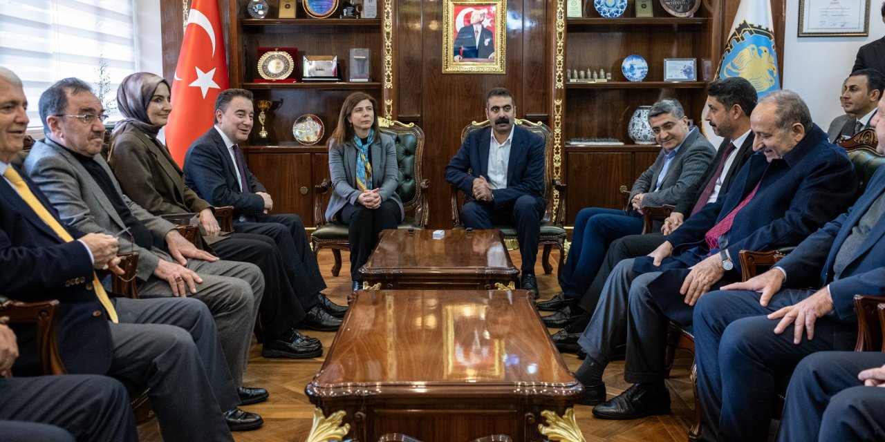 Ali Babacan ve DEVA heyetinden Büyükşehir Belediyesi’ne ziyaret