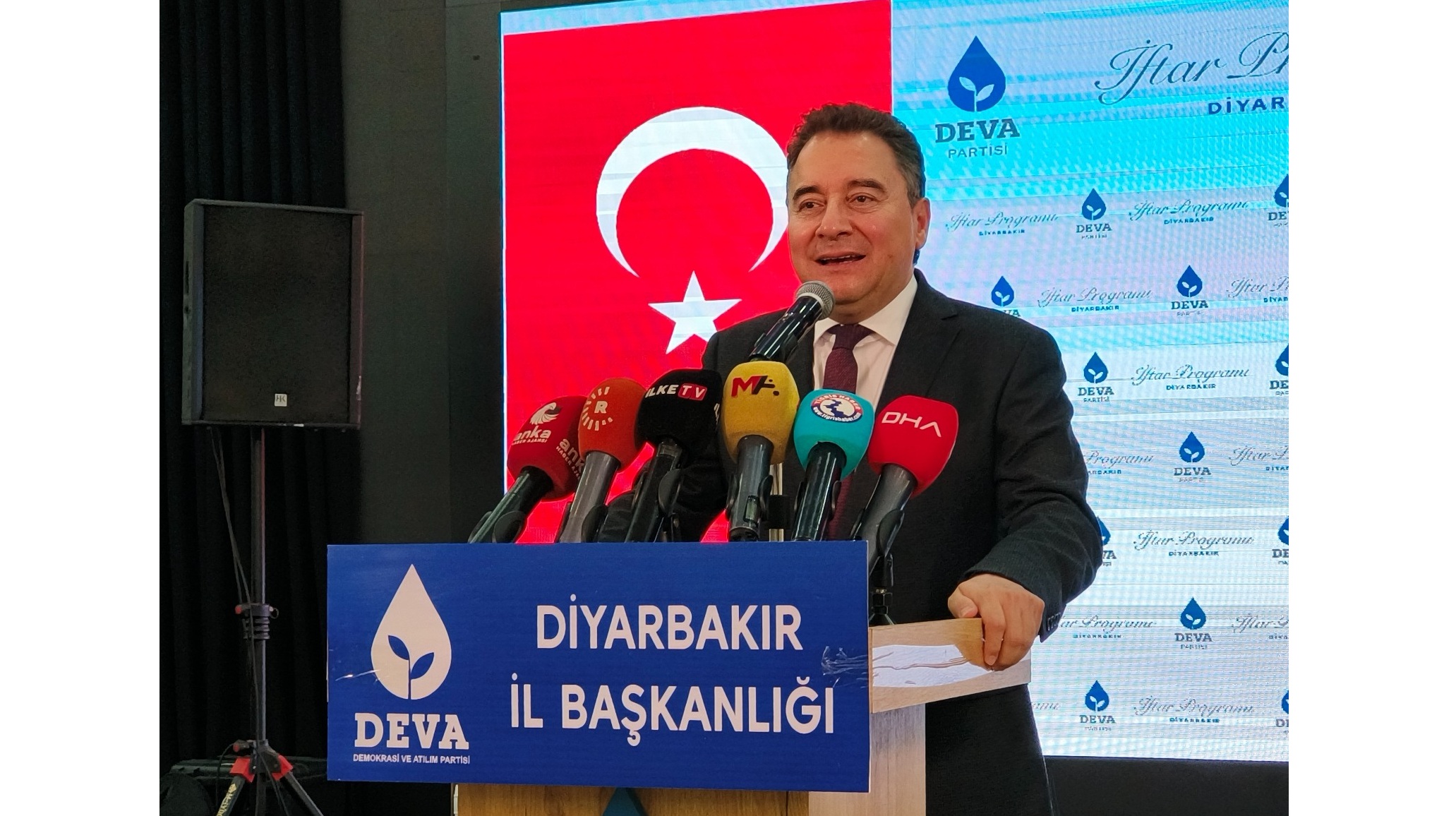 Babacan Diyarbakır’da konuştu: Kalıcı barış adaletle mümkündür